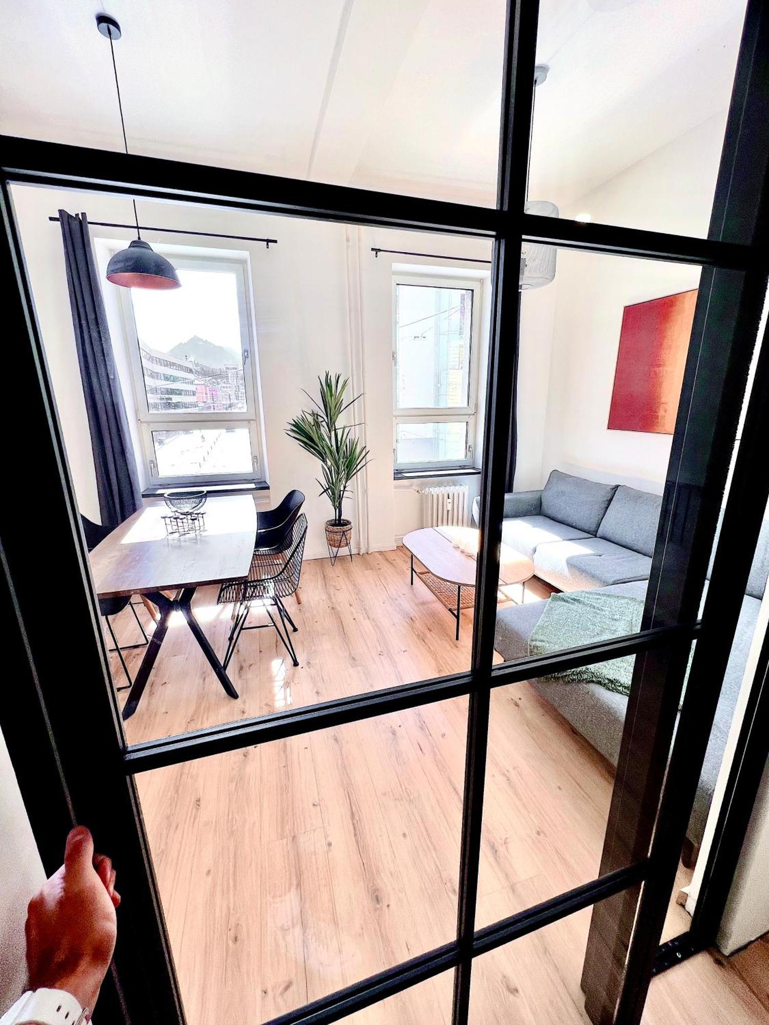 Inner City Design Loft Инсбрук Экстерьер фото